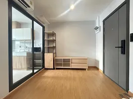 Studio Condo for rent at Asher Ratchada-Huai Khwang, Sam Sen Nok