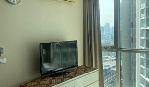 1 Bedroom Condo for sale in Phra Khanong Nuea, Bangkok Sky Walk Residences