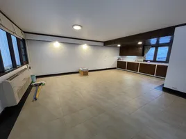 3 спален Дом for rent in Khlong Tan Nuea, Щаттхана, Khlong Tan Nuea