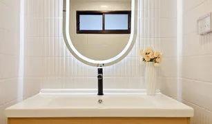 1 Bedroom Condo for sale in Chong Nonsi, Bangkok Lumpini Place Narathiwas-Chaopraya