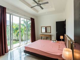 3 Schlafzimmer Villa zu verkaufen im Red Mountain Lake Side, Thap Tai