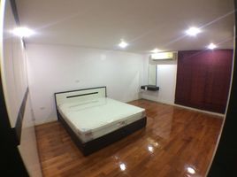 1 Bedroom Condo for rent at Green Peace Mansion, Sam Sen Nai