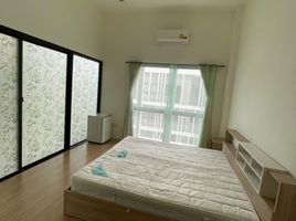 4 Schlafzimmer Reihenhaus zu vermieten im Y Residence Sukhumvit 113, Samrong Nuea