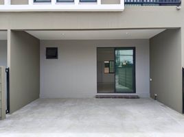 3 Bedroom Townhouse for rent at Puri Wongwaen-Lamlukka, Lat Sawai, Lam Luk Ka, Pathum Thani