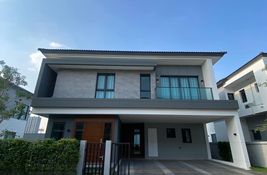 4 bedroom House for sale in Samut Prakan, Thailand