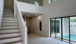 Вилла, 4 спальни на продажу в Катху, Пхукет Baan Golf Land View 