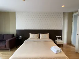 1 Schlafzimmer Appartement zu vermieten im Nantiruj Tower, Khlong Toei