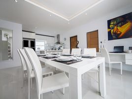 2 Bedroom Villa for sale at Villa Cheloni, Kamala