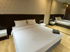 1 Schlafzimmer Appartement zu vermieten im Nantiruj Tower, Khlong Toei