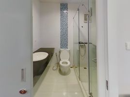 2 Bedroom Condo for rent at S.V. Apartment, Lumphini