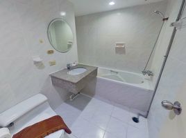 2 Schlafzimmer Appartement zu vermieten im Omni Tower Sukhumvit Nana, Khlong Toei