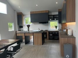 5 спален Вилла на продажу в Lake View Park 2, Nong Chom