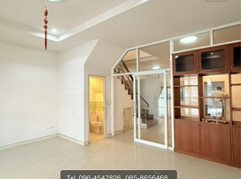 3 Bedroom Townhouse for sale at Tanapirom Srinakarin - Wongwaen, Bang Mueang, Mueang Samut Prakan