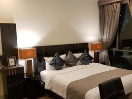 2 спален Квартира в аренду в Trapezo Sukhumvit 16, Khlong Toei