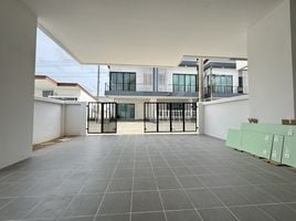 3 Bedroom Villa for sale at Garden Place Village, Thep Krasattri