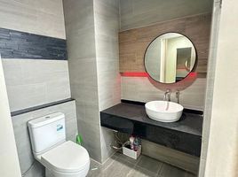 1 Bedroom Condo for sale at Ideo Mix Sukhumvit 103, Bang Na, Bang Na