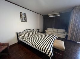 ทาวน์เฮ้าส์ 4 ห้องนอน ให้เช่า ในโครงการ Country Club Villa , เมืองพัทยา