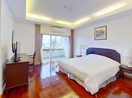 2 Bedroom Apartment for rent at Esmeralda Apartments, Thung Mahamek