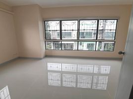 3 Schlafzimmer Villa zu verkaufen im Baan Pruksa 83 Boromratchonnanee-Sai 5, Bang Toei, Sam Phran