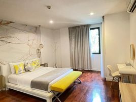 2 Bedroom Condo for rent at Benviar Tonson Residence, Lumphini