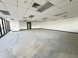 117.44 m² Office for rent at Ital Thai Tower, Bang Kapi, Huai Khwang