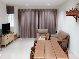 3 Schlafzimmer Reihenhaus zu vermieten im Baan Wiranphat Exclusive, Dokmai, Prawet, Bangkok