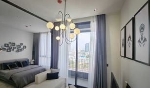 1 Bedroom Condo for sale in Bang Lamphu Lang, Bangkok Chapter Charoennakorn-Riverside