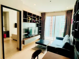 2 Schlafzimmer Appartement zu vermieten im Sky Walk Residences, Phra Khanong Nuea