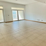 2 बेडरूम अपार्टमेंट for sale at Al Tamr, Shoreline Apartments, पाम जुमेराह