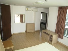 2 Schlafzimmer Appartement zu vermieten im P.W.T Mansion, Khlong Toei