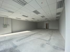 131 m² Office for rent at SINGHA COMPLEX, Bang Kapi, Huai Khwang, Bangkok, Thailand
