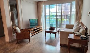 2 Bedrooms Apartment for sale in Si Lom, Bangkok Baan Pipat