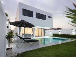 4 Bedroom Villa for sale at Pool Villa Pratumnak Hill, Nong Prue, Pattaya
