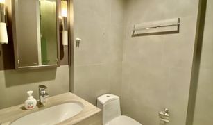 2 Bedrooms Condo for sale in Si Lom, Bangkok The Diplomat Sathorn