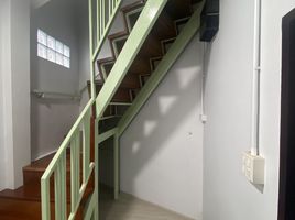 2 Bedroom Shophouse for sale in Wat Mangkon Kamalawat, Pom Prap, Pom Prap