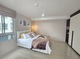 1 Bedroom Condo for sale at Lumpini Ville Cultural Center, Sam Sen Nok