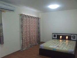 2 Schlafzimmer Reihenhaus zu vermieten im Baan D Bangtorad, Bang Thorat