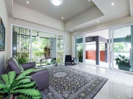 5 Bedroom House for sale in Bangkok, Phra Khanong Nuea, Watthana, Bangkok