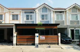 3 bedroom Townhouse for sale at Baan Pruksa 63 in Nonthaburi, Thailand 