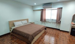 4 Bedrooms Condo for sale in Khlong Toei Nuea, Bangkok Rishi Court
