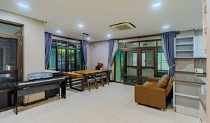 4 Bedrooms House for sale in Saen Saep, Bangkok K.C. Natural Ville Romklao