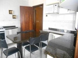 3 Bedroom Townhouse for rent at Curitiba, Matriz