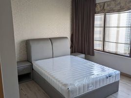 2 спален Кондо в аренду в The Emporio Place, Khlong Tan