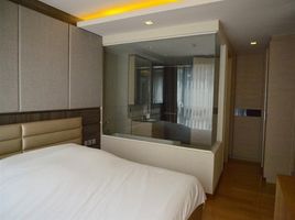 1 Schlafzimmer Wohnung zu vermieten im Via Botani, Khlong Tan Nuea