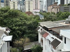 1 Schlafzimmer Wohnung zu vermieten im Via Botani, Khlong Tan Nuea, Watthana