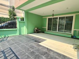 3 Bedroom Townhouse for sale at Navanich, Bang Phut