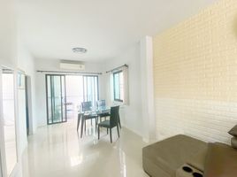 3 Bedroom Townhouse for sale at The Ozone Petchkasem 53, Lak Song