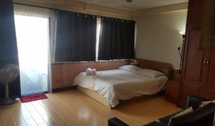 Studio Condo for sale in Khlong Toei, Bangkok Saranjai Mansion