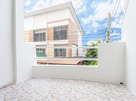 4 Bedroom Townhouse for sale in Bangkok, Wang Thonglang, Wang Thong Lang, Bangkok