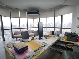 134 кв.м. Office for rent at Nusa State Tower Condominium, Si Lom